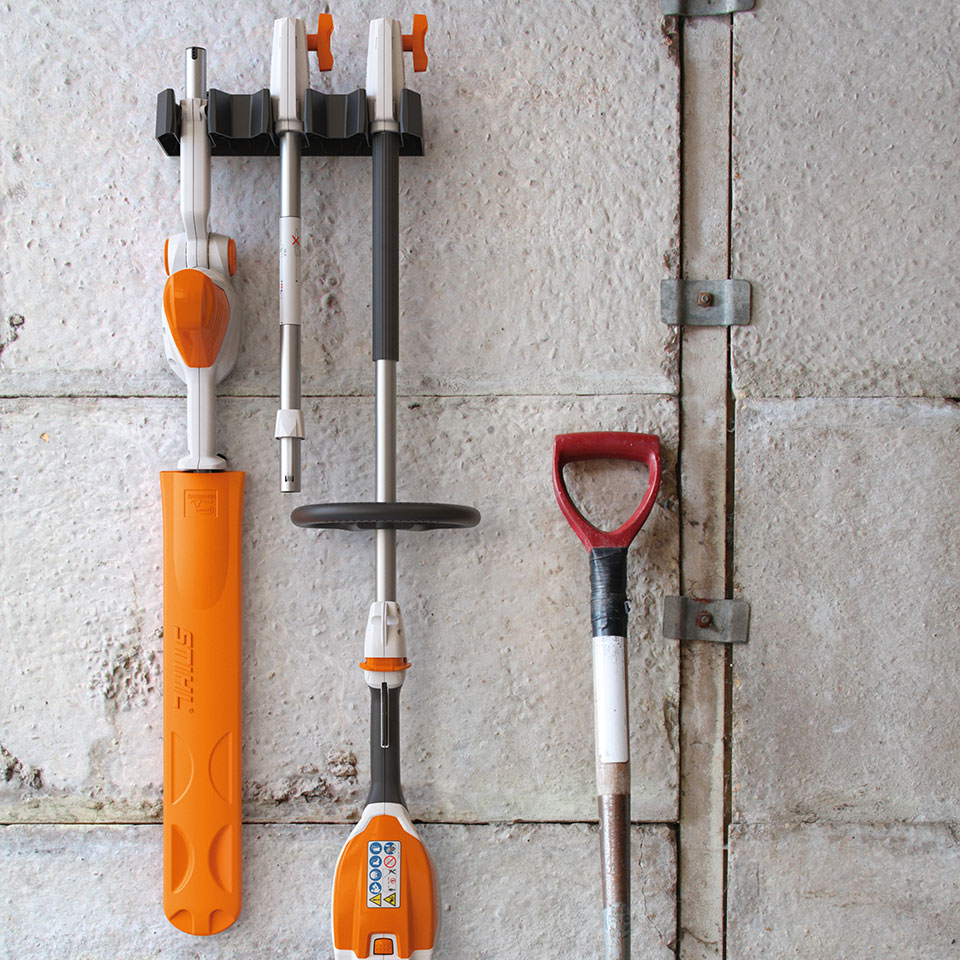 壁掛け収納ブラケット